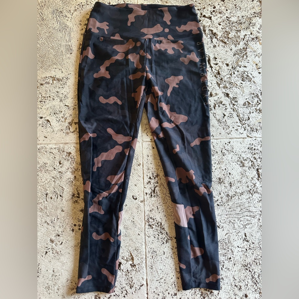 Ryderwear camo scrunch butt leggings.
